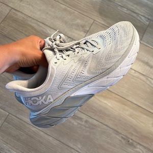 Hoka size 7.5 W tennis shoes